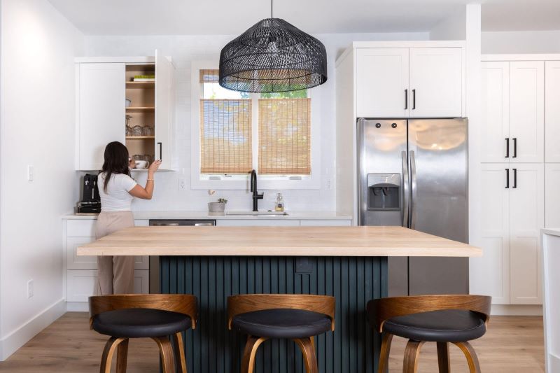 Kitchen Cabinet Trends for 2025 - Earthy Natural Tones